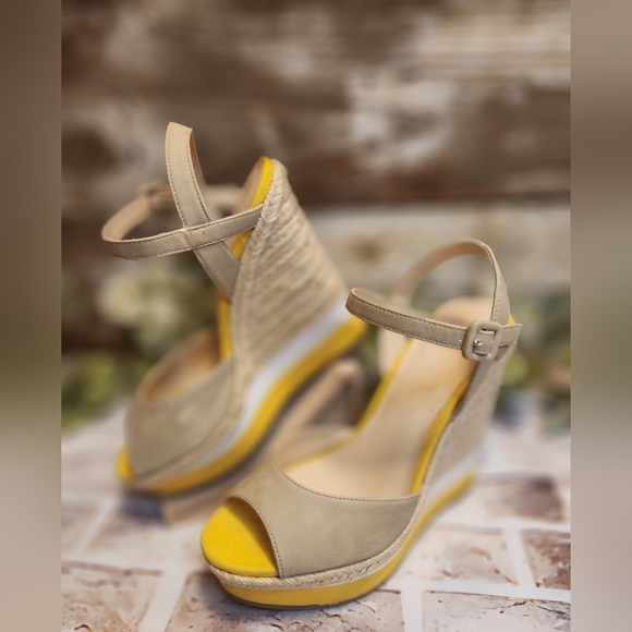 Elle Everly Yellow Tan Espadrille Wedge Sandals Size 7 - Picture 2 of 12